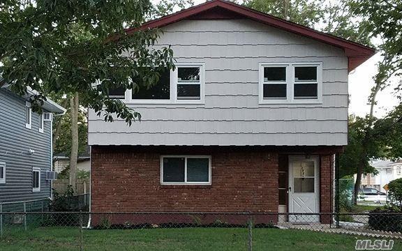 Primary Photo - 298 Bayville Ave