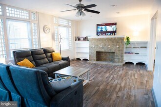 Building Photo - 3809 Ventnor Ave