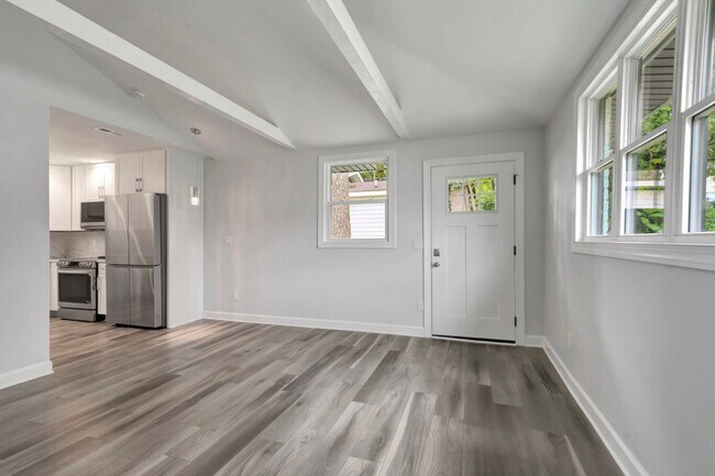 Sala de estar - 756 Lynwood Ave