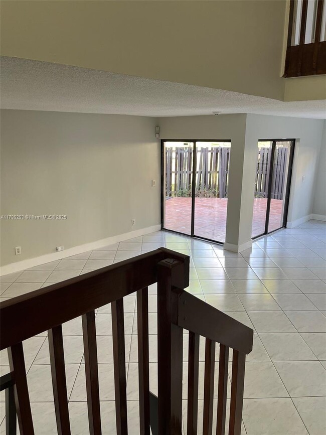 Building Photo - 15202 SW 46th Ln