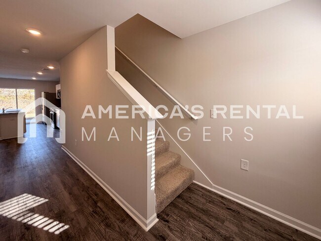 Foto del edificio - Spacious Two-Story Townhome with Open Layout!