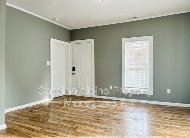 Building Photo - 420 McBrayer St