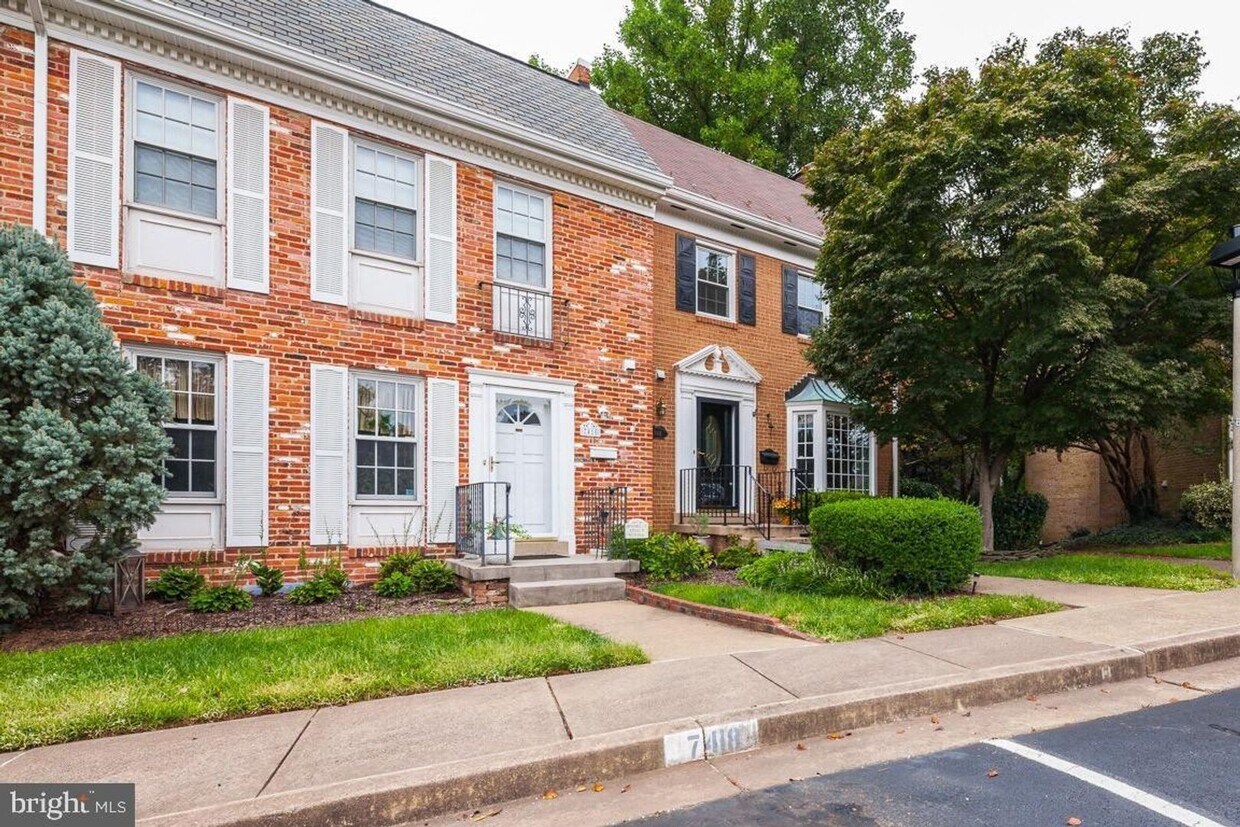 Foto principal - Come see what McLean has to offer you with...