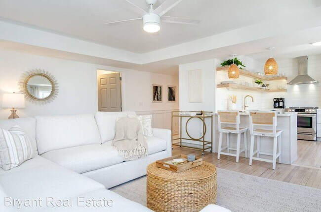 Foto del edificio - 4 br, 2 bath House - 6 Sunset Avenue Unit C