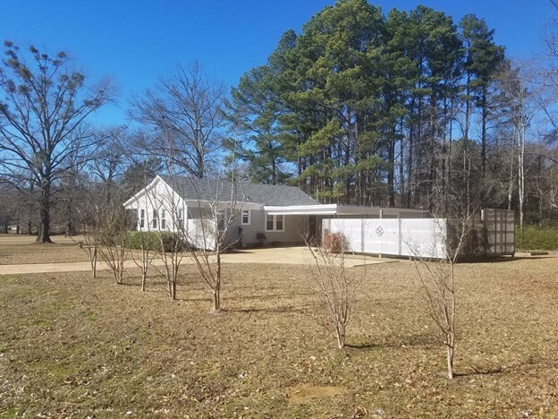 Building Photo - 1915 Briar Ridge Rd