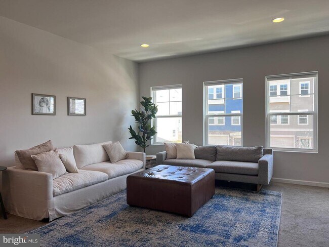 Foto del edificio - 316 Starry Way Dr