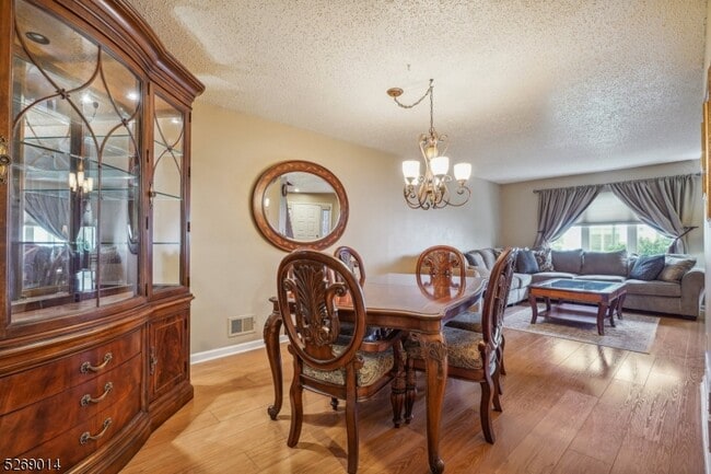 Foto del edificio - 3114 Park Pl