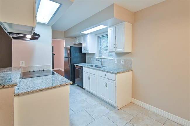 Building Photo - 10826 Sagetrail Dr