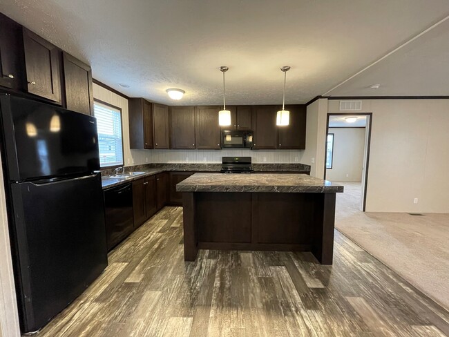 Building Photo - 214 Borman