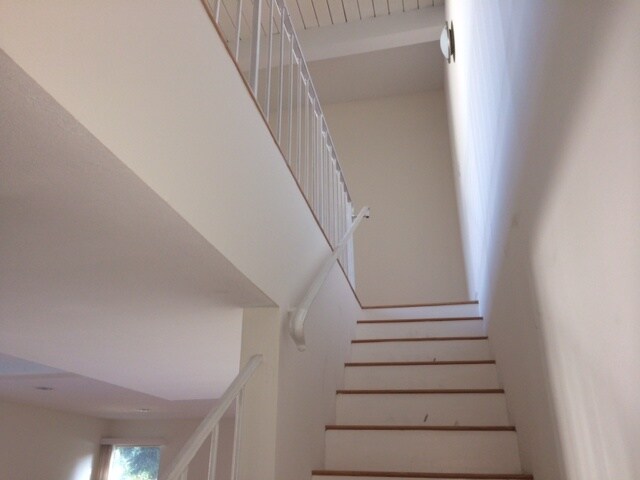 Building Photo - 4401 Kraft Ave