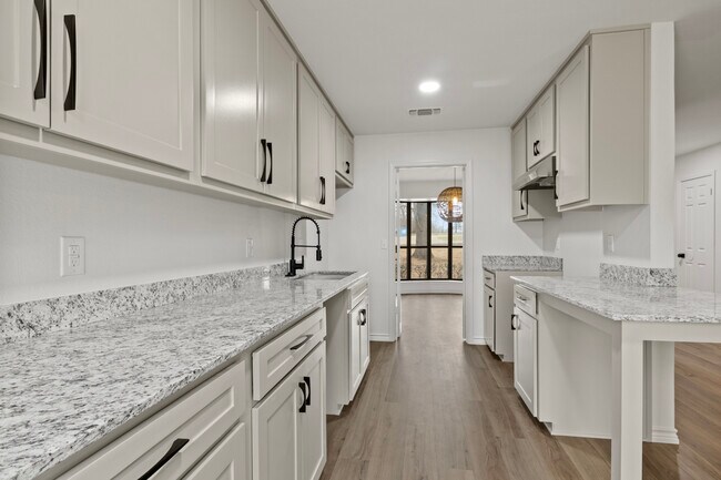 Foto del edificio - 2533 Green Hill Rd