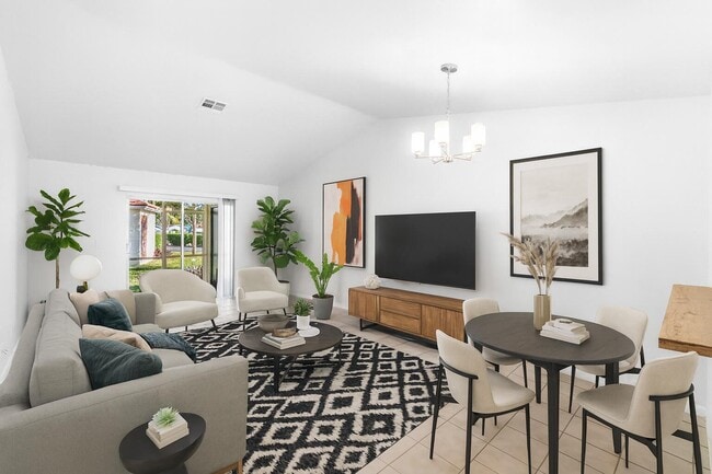 Foto del edificio - 9977 Three Lakes Cir