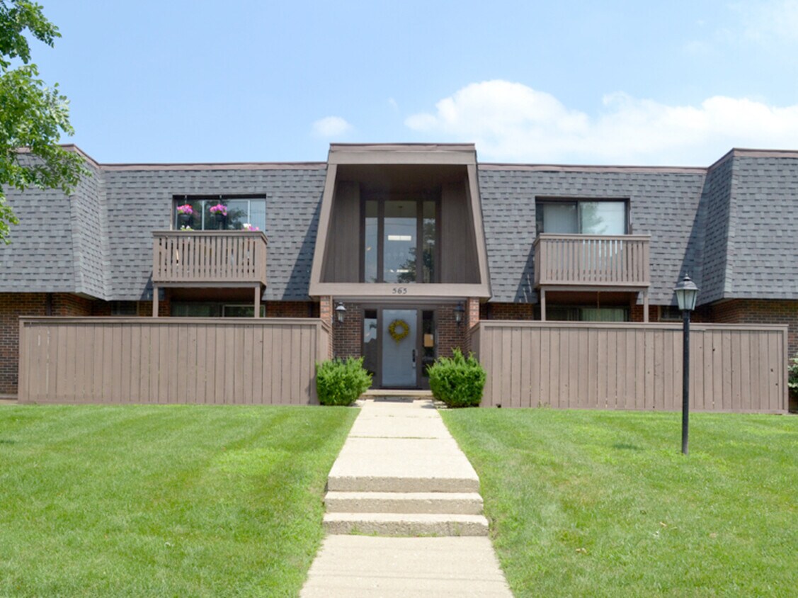 Primary Photo - 565 Carl Ave