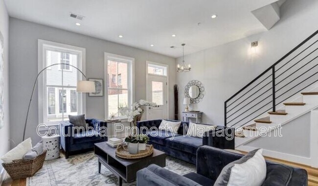 Foto del edificio - 638 Newton Pl NW