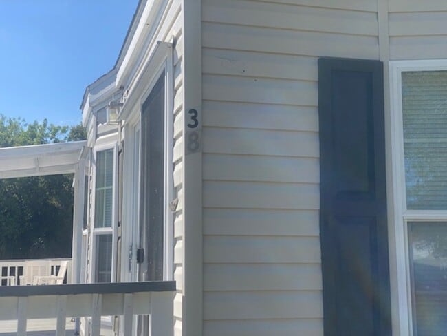 Building Photo - 4825-4A1A A1A S