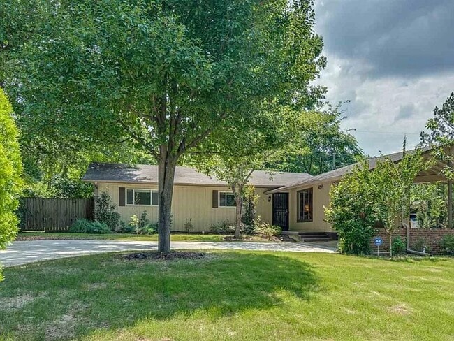 Photo - 1584 Arcadia St House