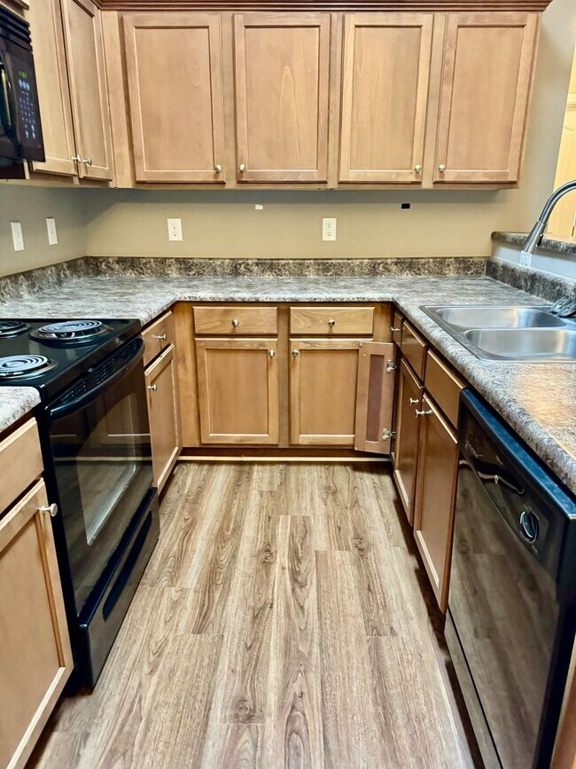 Foto del edificio - 2 bed, 2 bath townhome in Calera