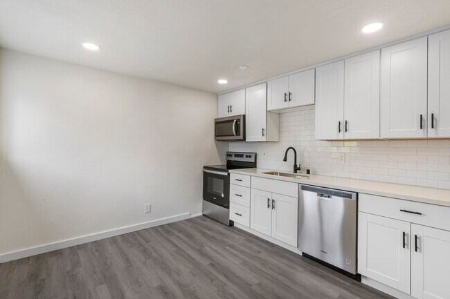 Photo - 549 Index Plz NE Apartments