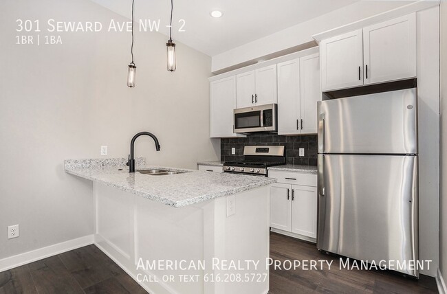 Building Photo - 301 Seward Ave NW