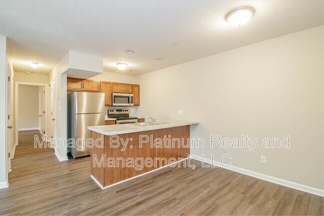 Foto del edificio - 1640-B Golf Club Ln