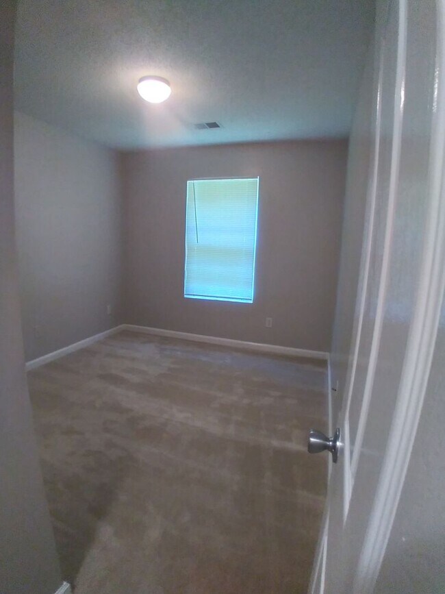 Foto del edificio - 3 bed 2 bath property in Atlanta!! -- Security Deposit is NEGOTIABLE!