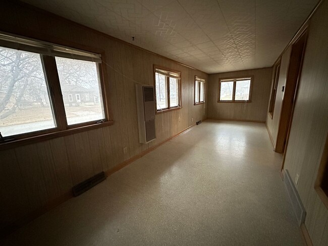 Building Photo - 2 bedroom house in Rockwell City $750