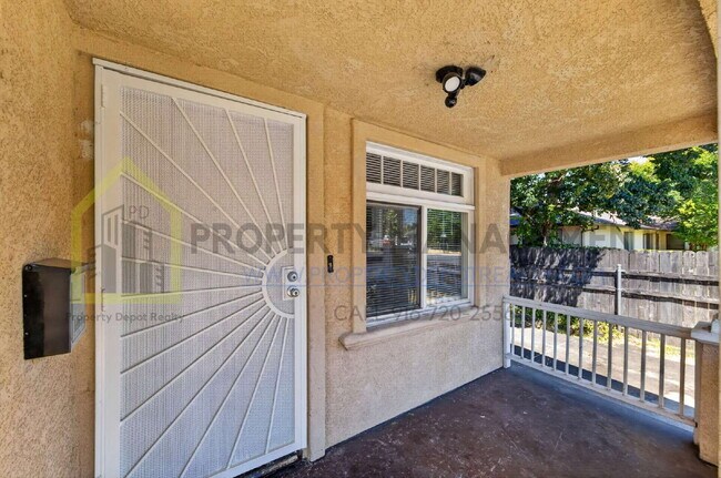 Foto del edificio - Charming 2-Bedroom Bungalow Retreat in Sacramento