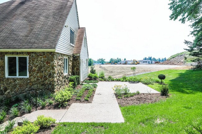 Foto del edificio - 3981 Willow Creek Dr