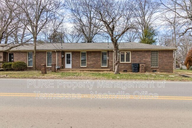Building Photo - 1001 Glendale Ln
