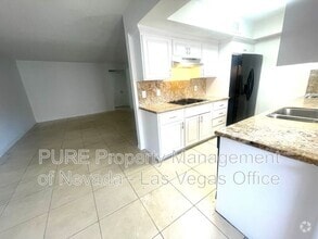 Building Photo - 1405 E Vegas Valley Dr