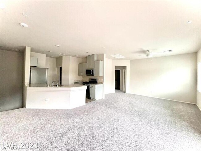 Building Photo - 4660 Blaise Ave