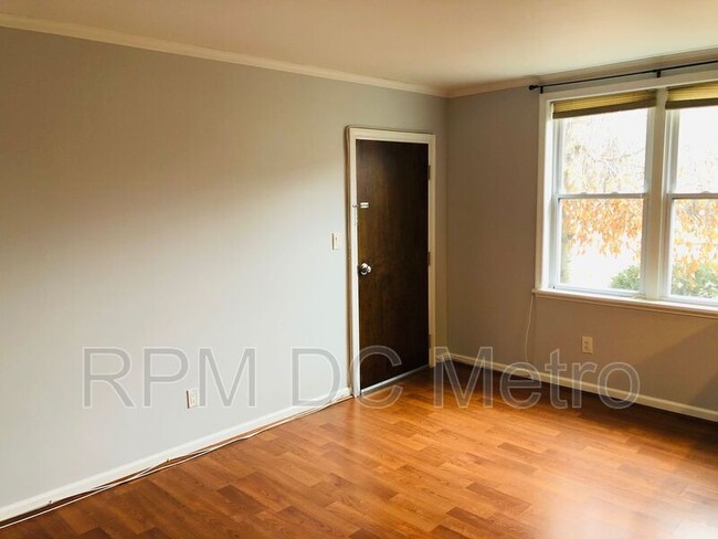 Building Photo - 1364 Constitution Ave NE