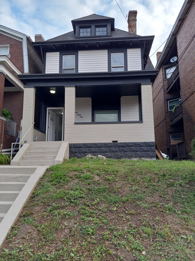 Foto principal - 441 Kingsboro St