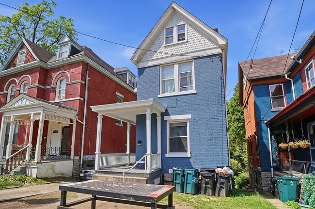 Photo - 2661 Bellevue Ave House