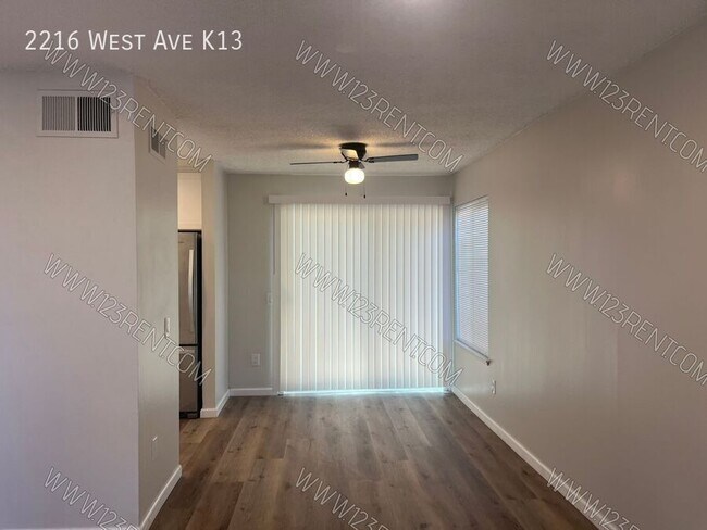 Foto del edificio - 2216 W Ave K 13