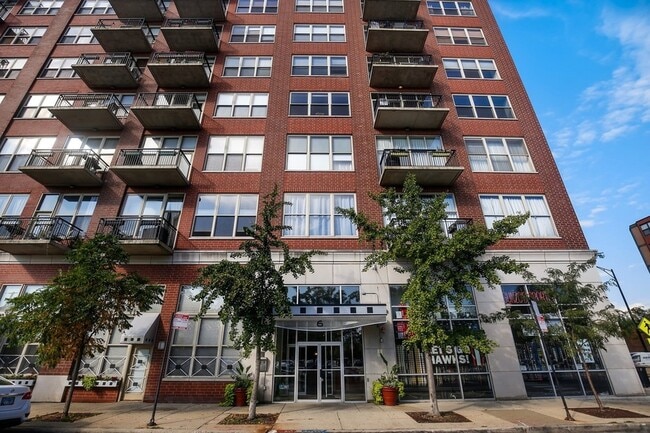 Building Photo - 6 S Laflin St