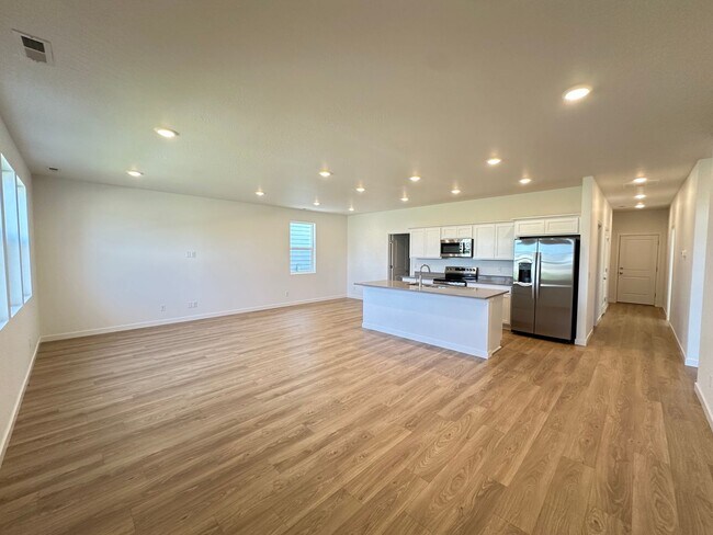 Foto del edificio - Brand New Foxtail Rancher