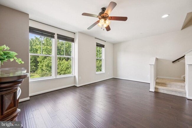 Foto del edificio - 220 Tanner Ln