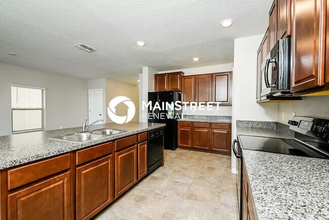 Foto del edificio - 6 Bedroom Pet-Friendly Home in RIVERVIEW, FL with Main Street Renewal