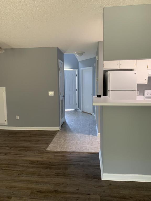 Foto del edificio - 104 Commons Dr