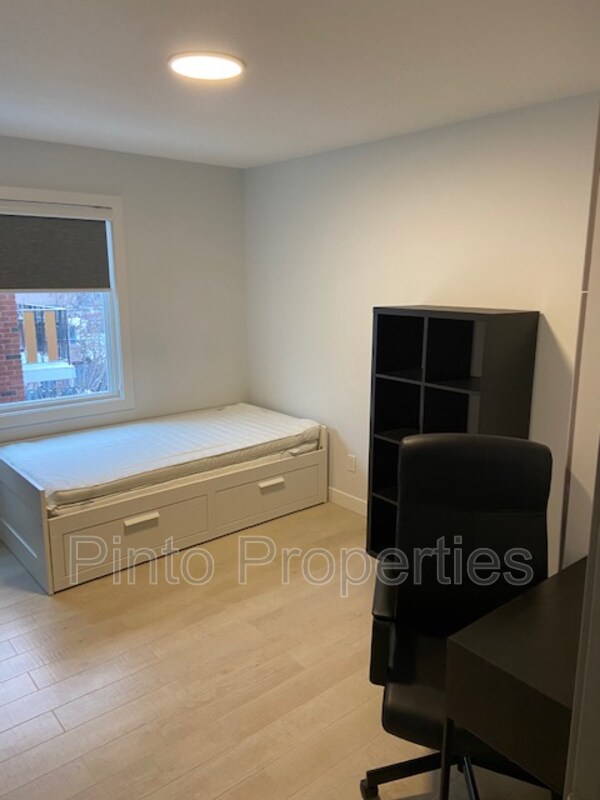 Photo principale - 10749-10786 86 Ave NW