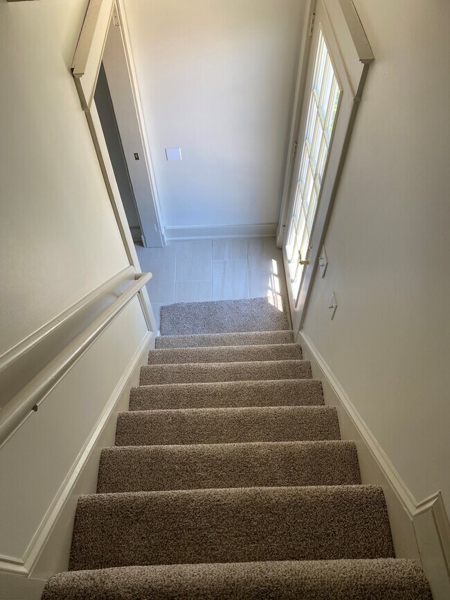 Foto del edificio - 2040 Midland Ave