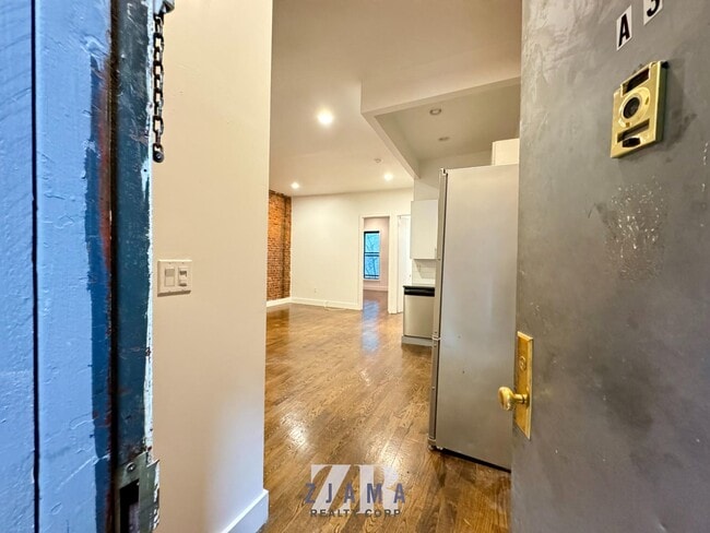 Building Photo - 1047 Bedford Ave