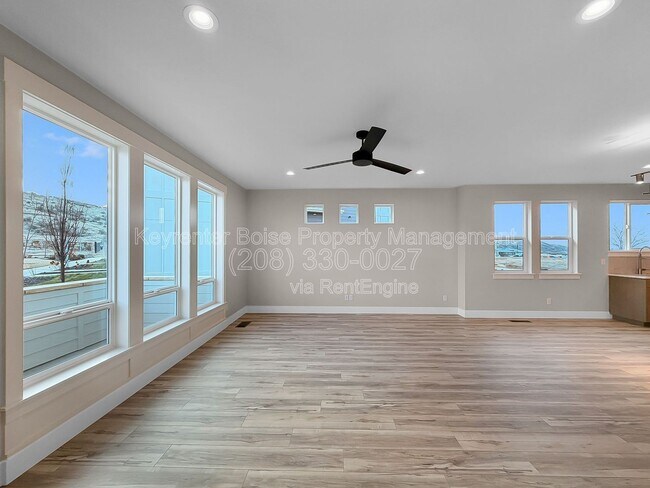 Foto del edificio - 6234 N Holly Spgs Ln