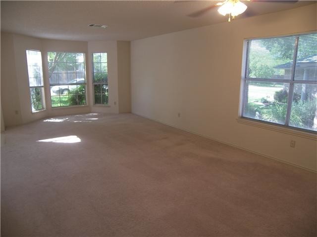 Foto del edificio - 8313 Columbia Falls Dr