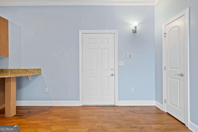 Foto del edificio - 140 Alden Ave NW