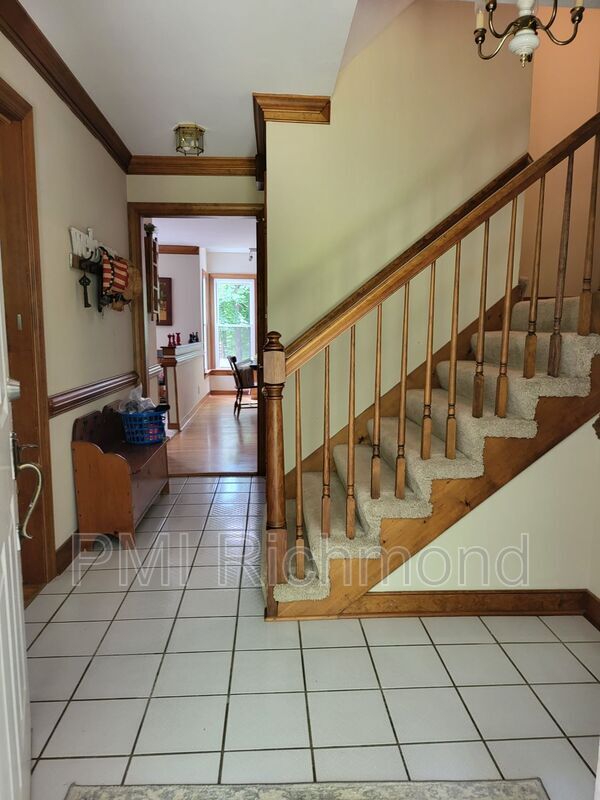 Foto del edificio - 12601 W Patrick Henry Rd