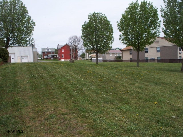 Building Photo - 233-241 Kates Dr