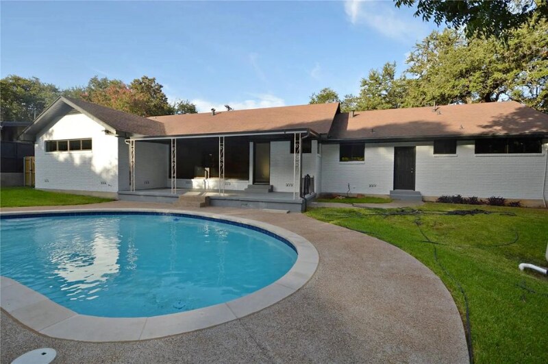 Primary Photo - 2309 Wooded Acres Dr