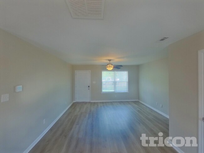 Foto del edificio - 3706 Burdette Wy.